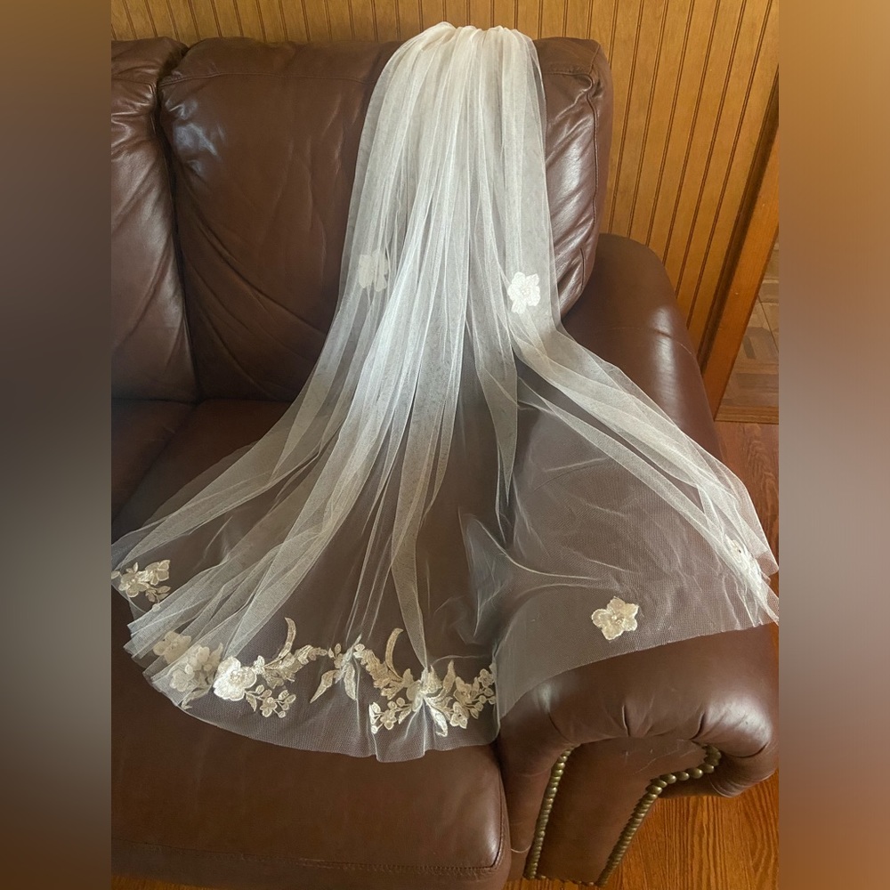 Vow’d Fingertip Wedding Veil